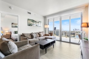 Waterfront Luxury w Ocean-view