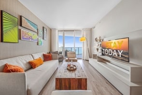 Cozy Apartment with Mesmerizing Ocean View