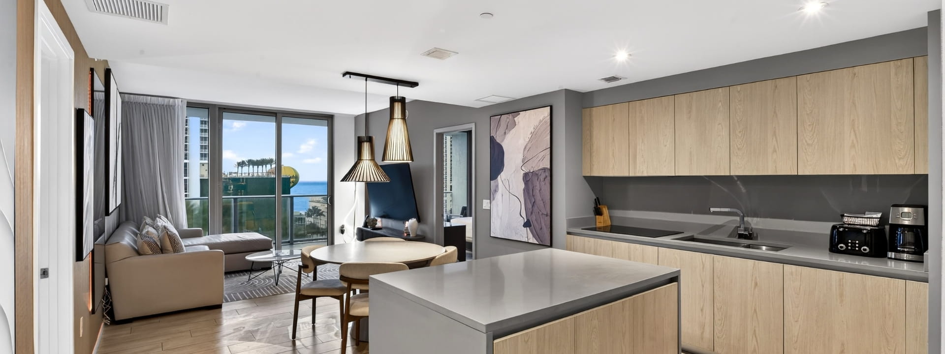 Renting vs Airbnb Monthly Stay: Pros, Cons & Cost Comparison (2026)